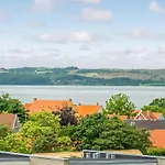 1 Bedroom Awesome In *