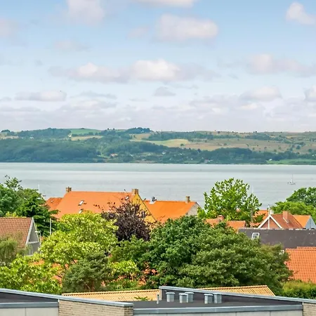 1 Bedroom Awesome In *