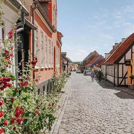 アパート 1 Bedroom Awesome In エーベルトフト